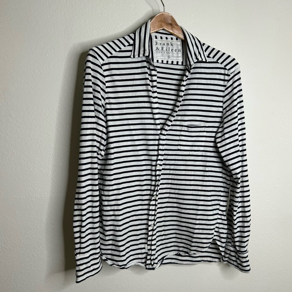 Frank & Eileen Relaxed Soft Cotton Eileen Navy White Button Down Shirt Size S